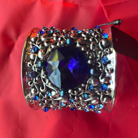 Stunning silver bracelet with faux saphires. Beautifully ornate. NWT - Picture 1 of 4